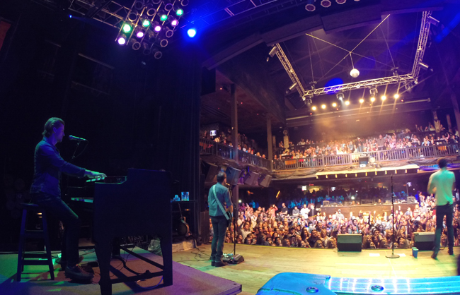 Alex Wright Performing with Brett Eldredge